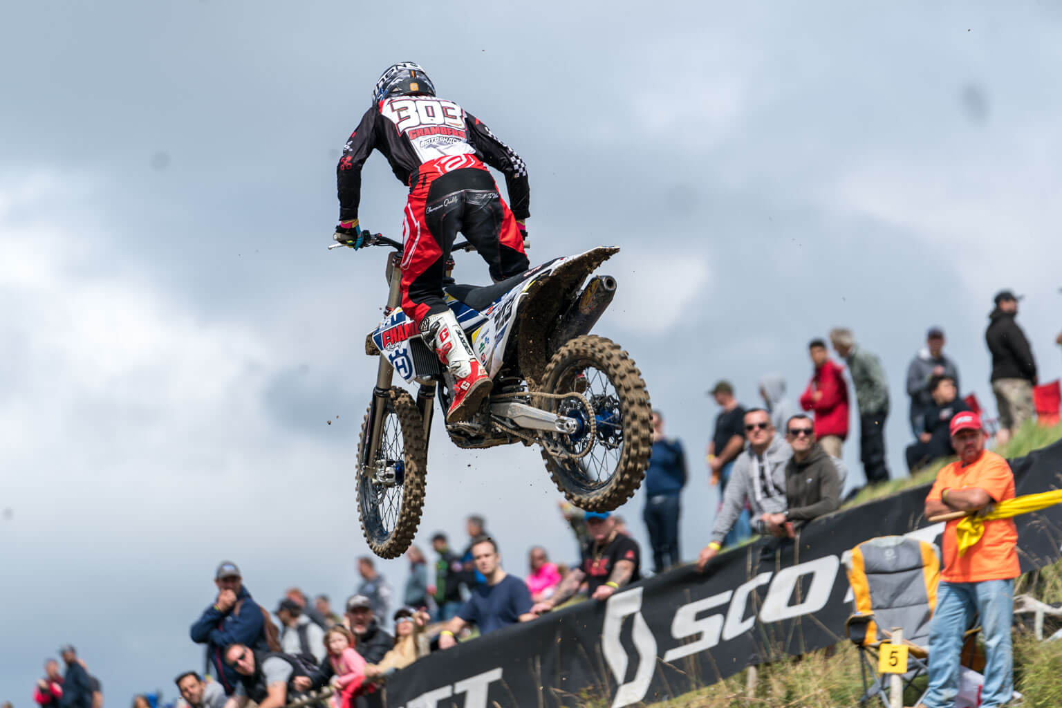 Simpson Wins As Searle Closes On British Title Motohead